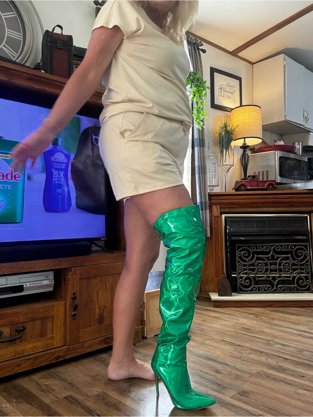 NEW!!! Shiny Emerald Green Thigh High Boots Cape Robbin Bemilia - Picture 2 of 6